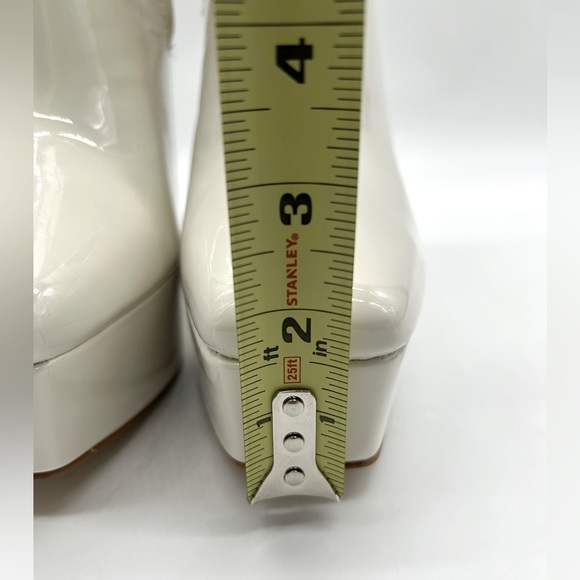 Guess BYRA Women’s Platform Block Heel Ankle Boots Ivory Patent, 8.5M NWB - Picture 6 of 12
